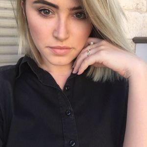 Meet your Posher, Valerie